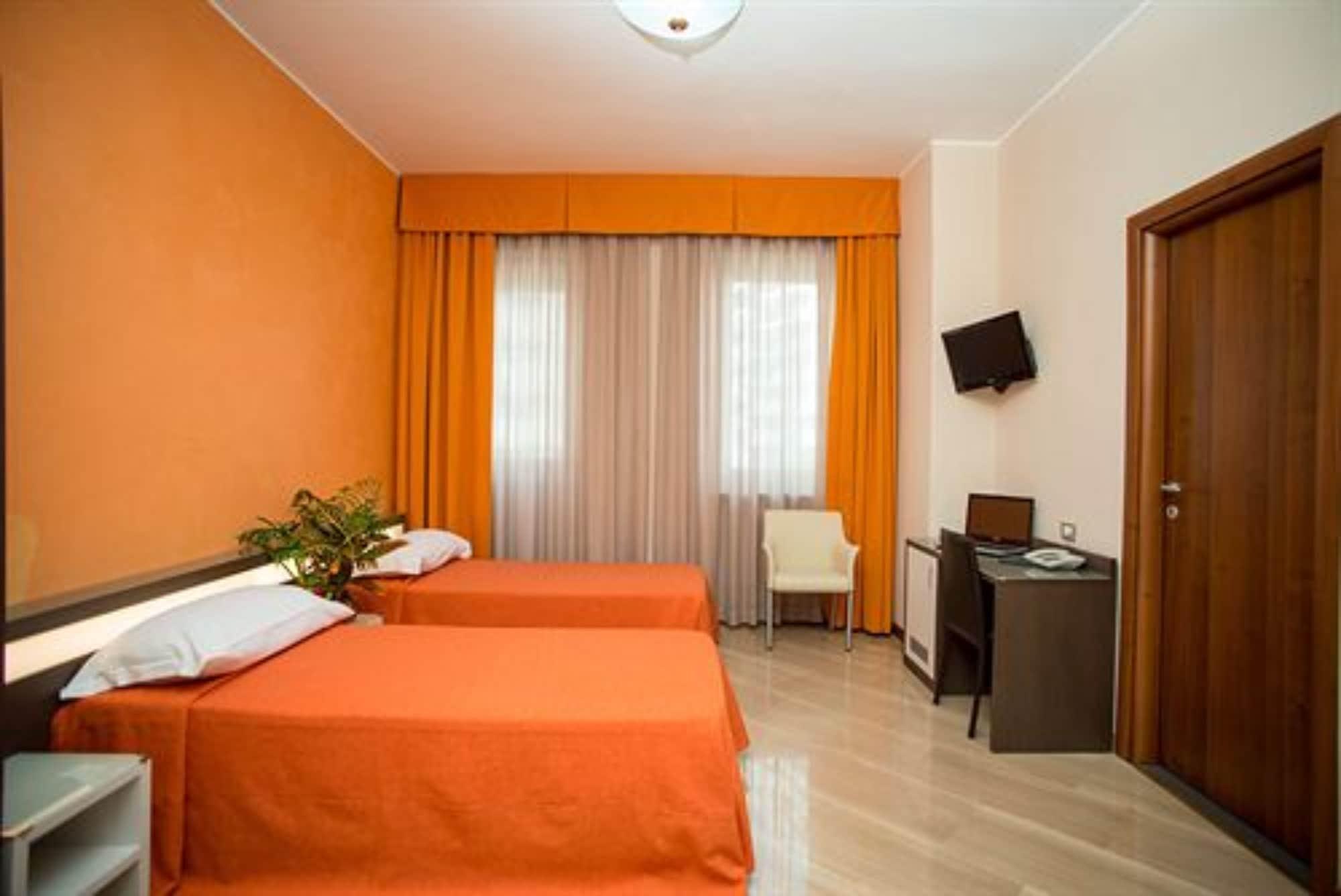 Hotel Fiera Congressi Милано Екстериор снимка