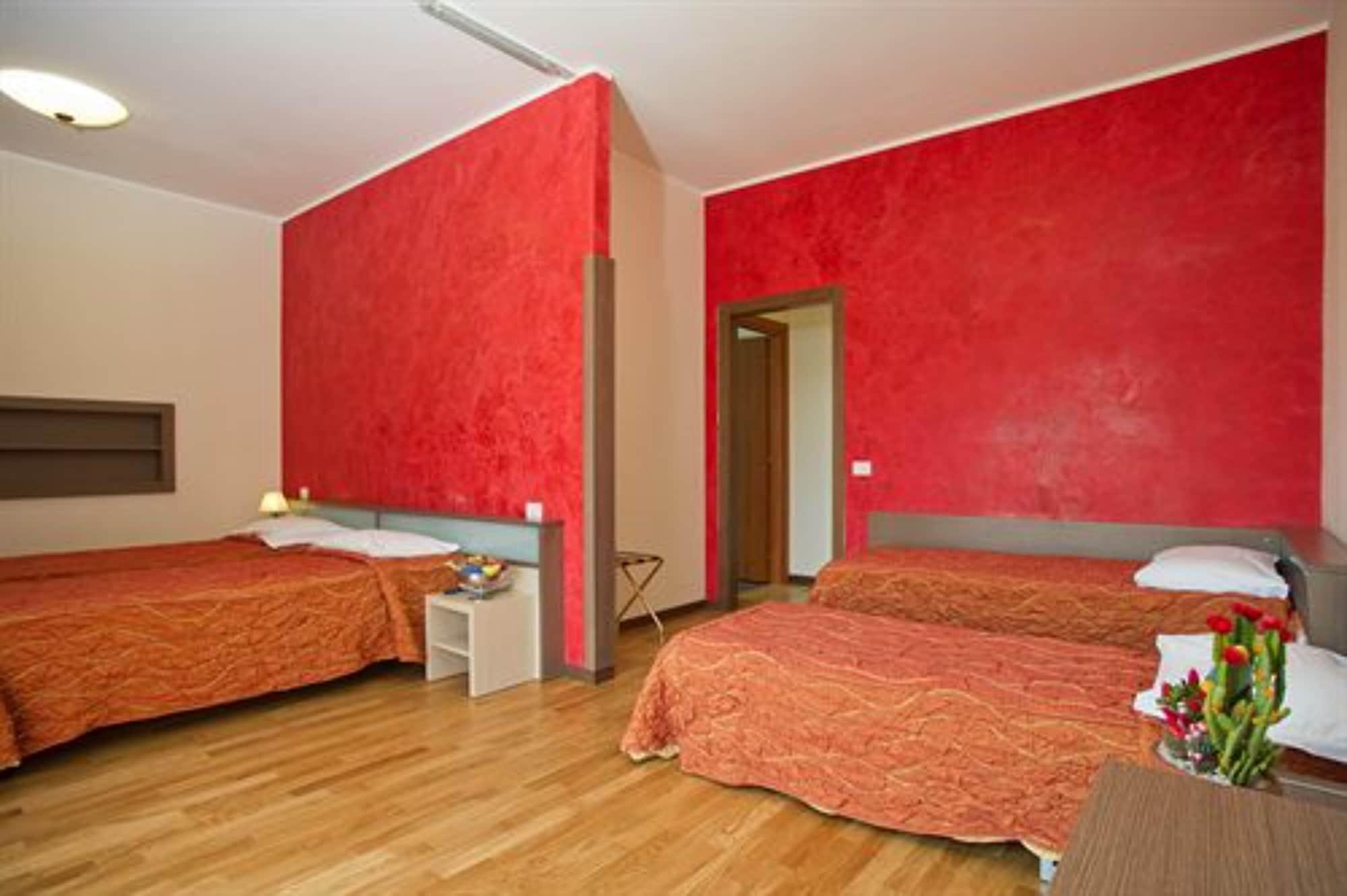 Hotel Fiera Congressi Милано Екстериор снимка